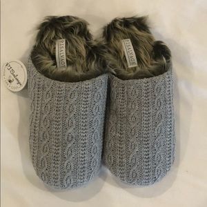 NWT PJ Salvage Faux Trim Cable Slippers size M/L